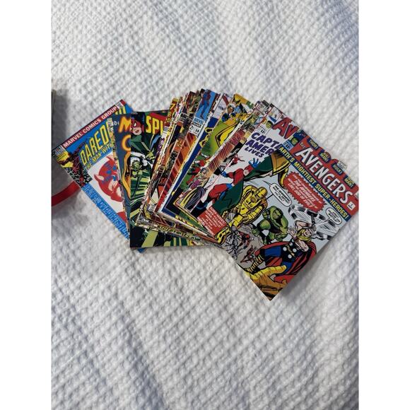 The Art of Vintage Marvel 100 Collectible Postcards 2007 - Picture 3 of 7